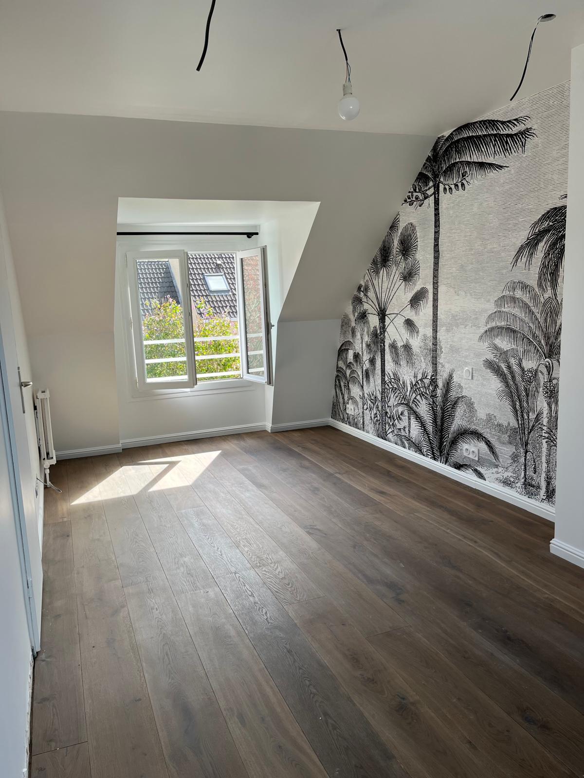 Grande chambre après pose parquet chêne fumé — vue 1, Collégien (77)